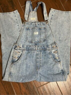 Levi’s Light Wash Straight Leg Denim Jean Overalls Women’s Size Medium